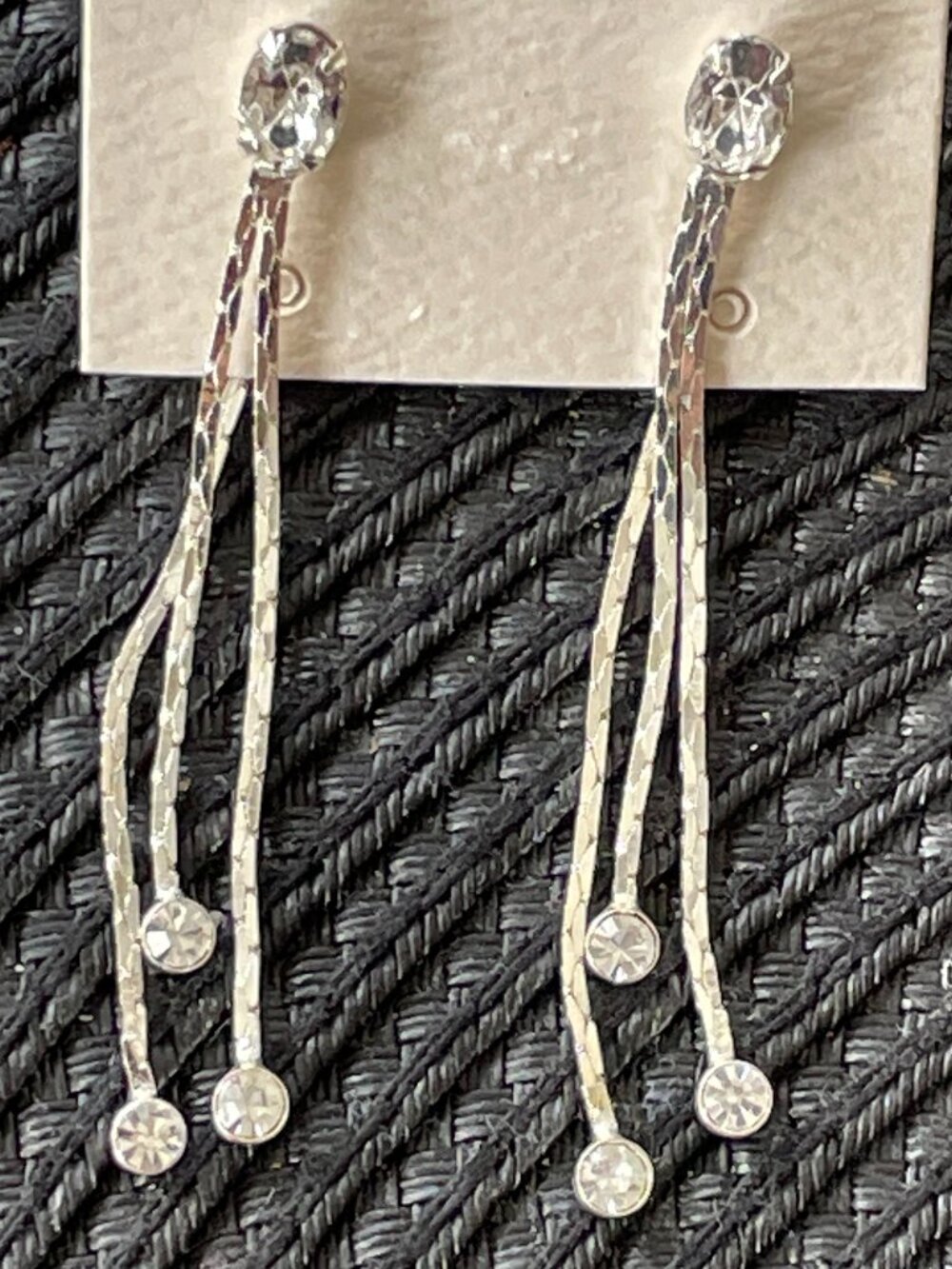 NEW Silver Dangling flat chain drop earrings with clear crystals - NEW